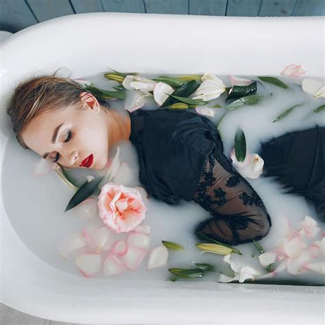 Bathtub Photoshoot Ideas